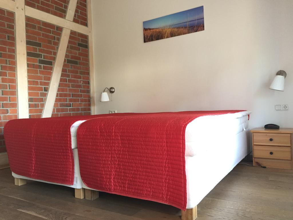 Alte Fischerkate und Möwennest Groß Zicker Zimmer foto